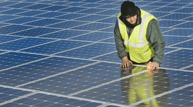 Wzrosła liczba miejsc pracy w energetyce odnawialnej