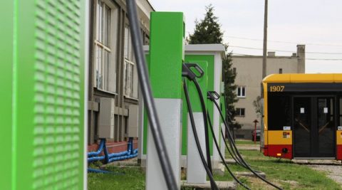Ogromne zamówienie na stacje ładowania dla Warszawy