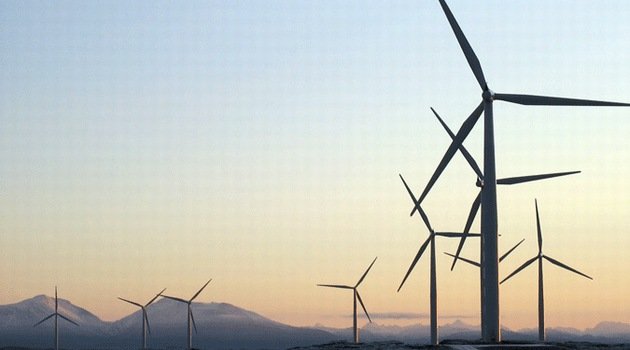 Wielka farma wiatrowa obniży koszty produkcji baterii