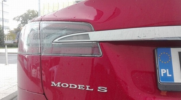 Tesla rozpoczyna sprzedaż w Polsce. Jakie ceny za Modele S, 3 i X?