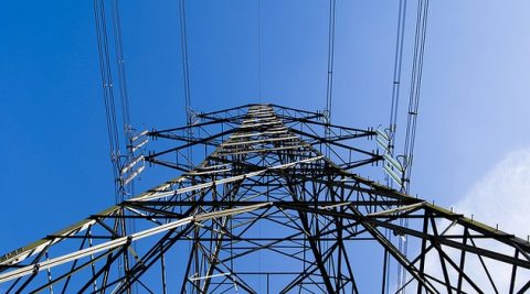 Rosną ceny energii na rynku spot. Na rynku terminowym spadek