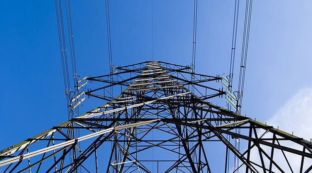 Rosną ceny energii na rynku spot. Na rynku terminowym spadek