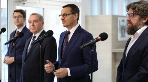 Premier obiecuje termomodernizację tysiąca szkół