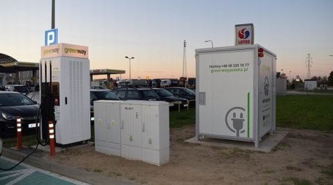 GreenWay stawia magazyny energii przy stacjach ładowania