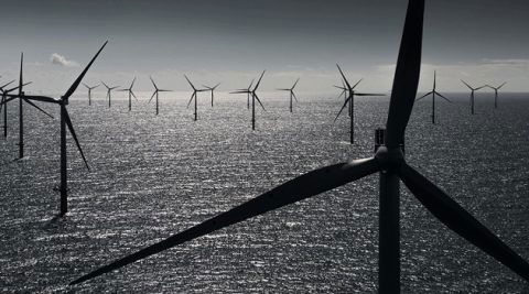 Jak spadnie koszt energii z wiatraków na morzu? Kluczowy jest jeden czynnik