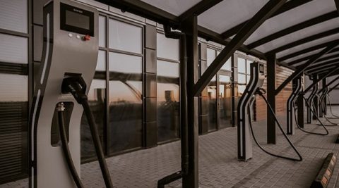 Pierwsza taka stacja ładowania samochodów elektrycznych w Polsce