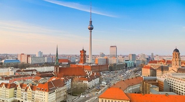Na dachach Berlina powstaną elektrownie PV o mocy 4,4 GW