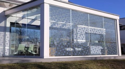 Francuzi zaczęli produkcję paneli fotowoltaicznych o dowolnym wyglądzie