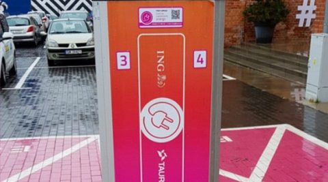 Niższe ceny energii na stacjach ładowania Taurona