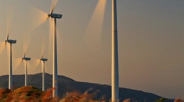 Już 1/10 energii na świecie z wiatru i słońca