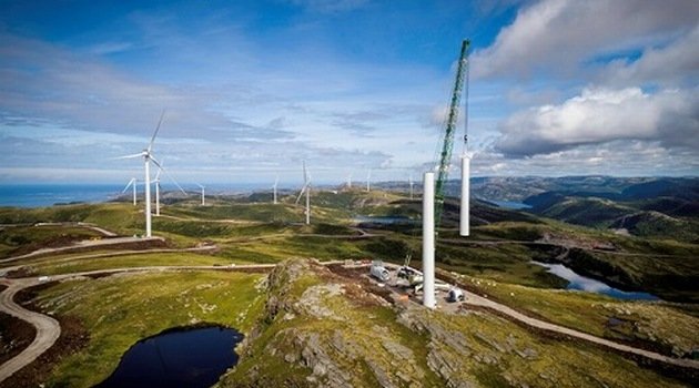 Ostatnia turbina na największej lądowej farmie wiatrowej w Europie