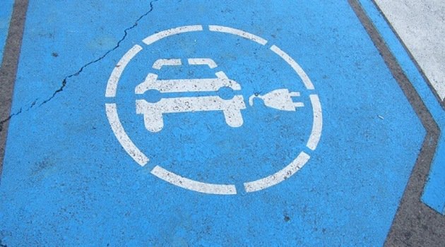Stacje ładowania samochodów elektrycznych dostaną e-taryfę