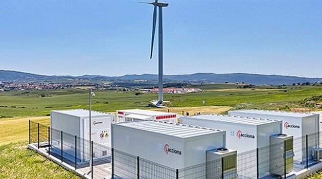 Kolejny kraj w Europie wprowadzi magazyny energii do aukcji dla OZE