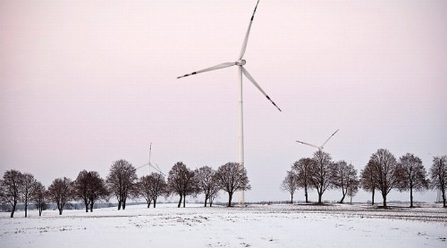 Aż 85 proc. Polaków popiera budowę farm wiatrowych