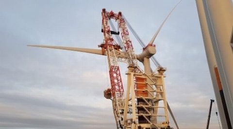 Pierwsza turbina na największej farmie wiatrowej na Bałtyku