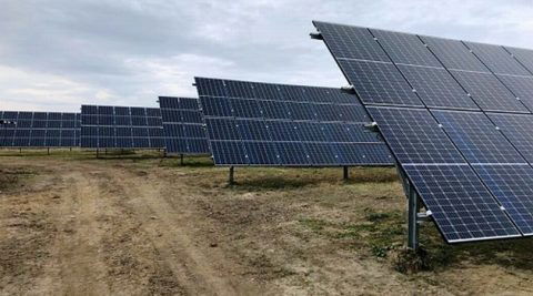 Photon zbuduje farmy PV w Polsce na trackerach i panelach dwustronnych