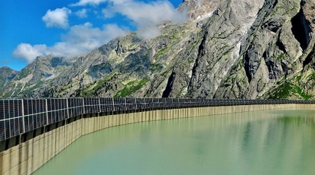 Elektrownia PV w Alpach potwierdziła oczekiwania. 25 proc. energii więcej