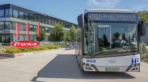 Wodór z fotowoltaiki zasili autobus Solarisa