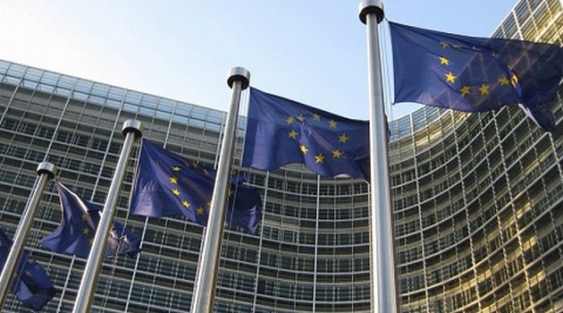 Bruksela udostępni dotacje dla dużych projektów OZE