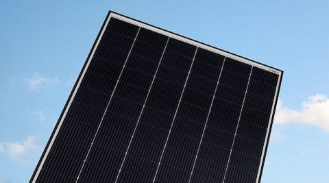 Nowy moduł fotowoltaiczny z mikrofalownikiem