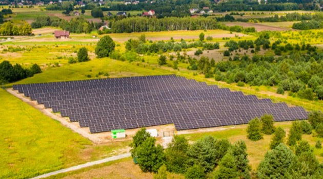 Projekt Solartechnik wygrywa aukcje OZE i skupuje projekty PV