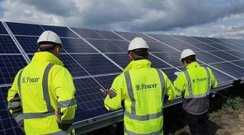 Rekordowa umowa na sprzedaż energii z farm fotowoltaicznych