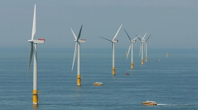RWE zainstaluje elektrolizery przy morskich wiatrakach