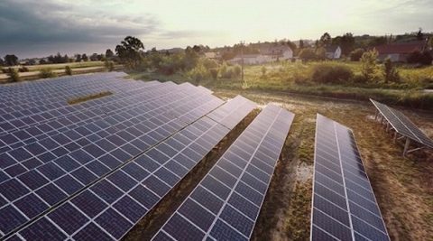 Nowe przepisy mogą zahamować rozwój farm fotowoltaicznych