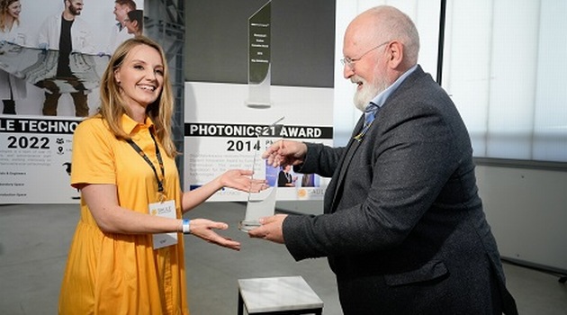 Timmermans odwiedził polską fabrykę ogniw perowskitowych