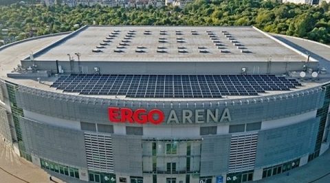 ERGO ARENA rozbuduje instalację fotowoltaiczną. Szuka wykonawcy