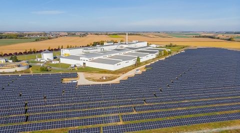 Fabrykę pod Wrocławiem zasili duża farma PV