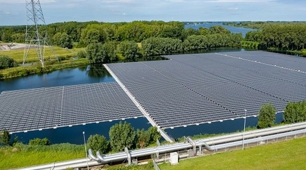 RWE buduje elektrownie fotowoltaiczne na wodzie