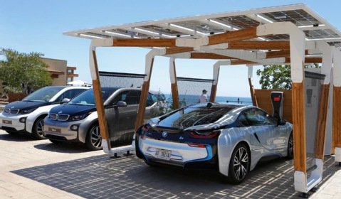BMW potroi produkcję włókien węglowych, aby budować elektryczne auta