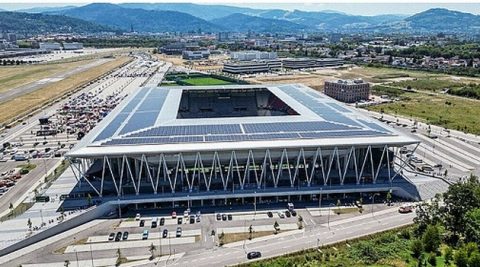 Prawie 2,4 MW na dachu stadionu piłkarskiego