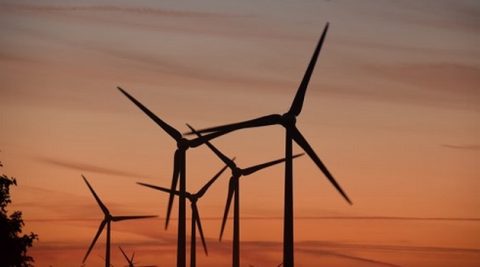 Przez nowe prawo producenci energii odnawialnej mogą do niej dopłacać