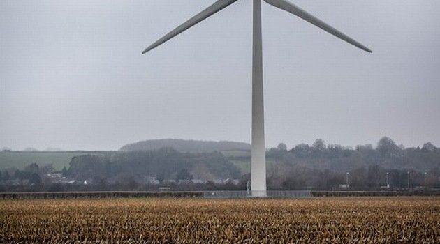 Mizerny efekt lądowych inwestycji wiatrowych w Anglii