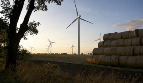 Uruchomiono kolejną farmę wiatrową w gminie Wicko