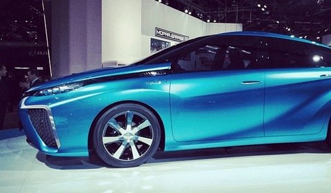 Toyota na wodór trafi do sprzedaży w 2015 r.