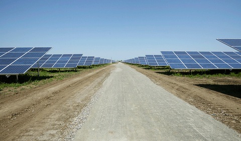 Aukcje dla fotowoltaiki w Rosji: chętni na 785 MW farm fotowoltaicznych