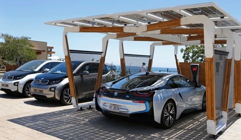 Panasonic buduje solarne stacje ładowania samochodów elektrycznych