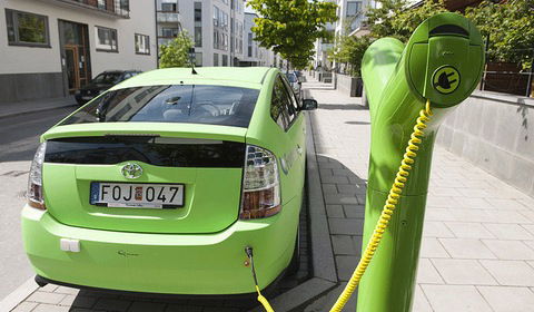 Fortum zbuduje stacje ładowania EV na parkingach McDonald's