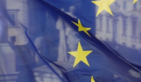 Komisja Europejska upomina Polskę w sprawie OZE