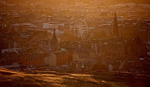 Edynburg: powstanie największy na Wyspach społeczny projekt PV