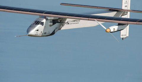 Solar Impulse przerywa lot nad Pacyfikiem