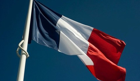 Francja uchwaliła nowe prawo: mniej atomu, więcej OZE