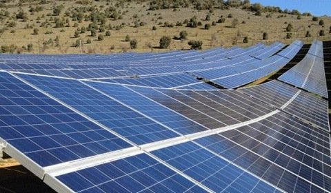 Korsyka: powstaną farmy PV z magazynami energii