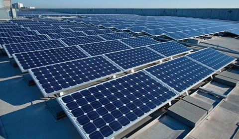 Dwustronny moduł PV od Solar World. „25% większy uzysk energii”