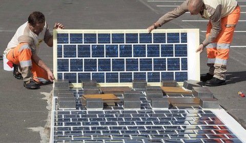 Francja zbuduje 1000 km solarnych dróg. Energia dla 8 proc. Francuzów