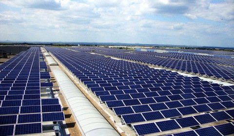 Ceny za energię z dachowych instalacji PV we Francji