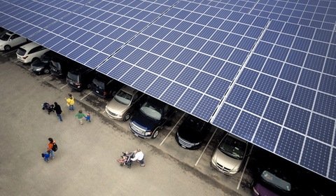 Przy fabryce Nissana powstanie największy na świecie carport z panelami PV
